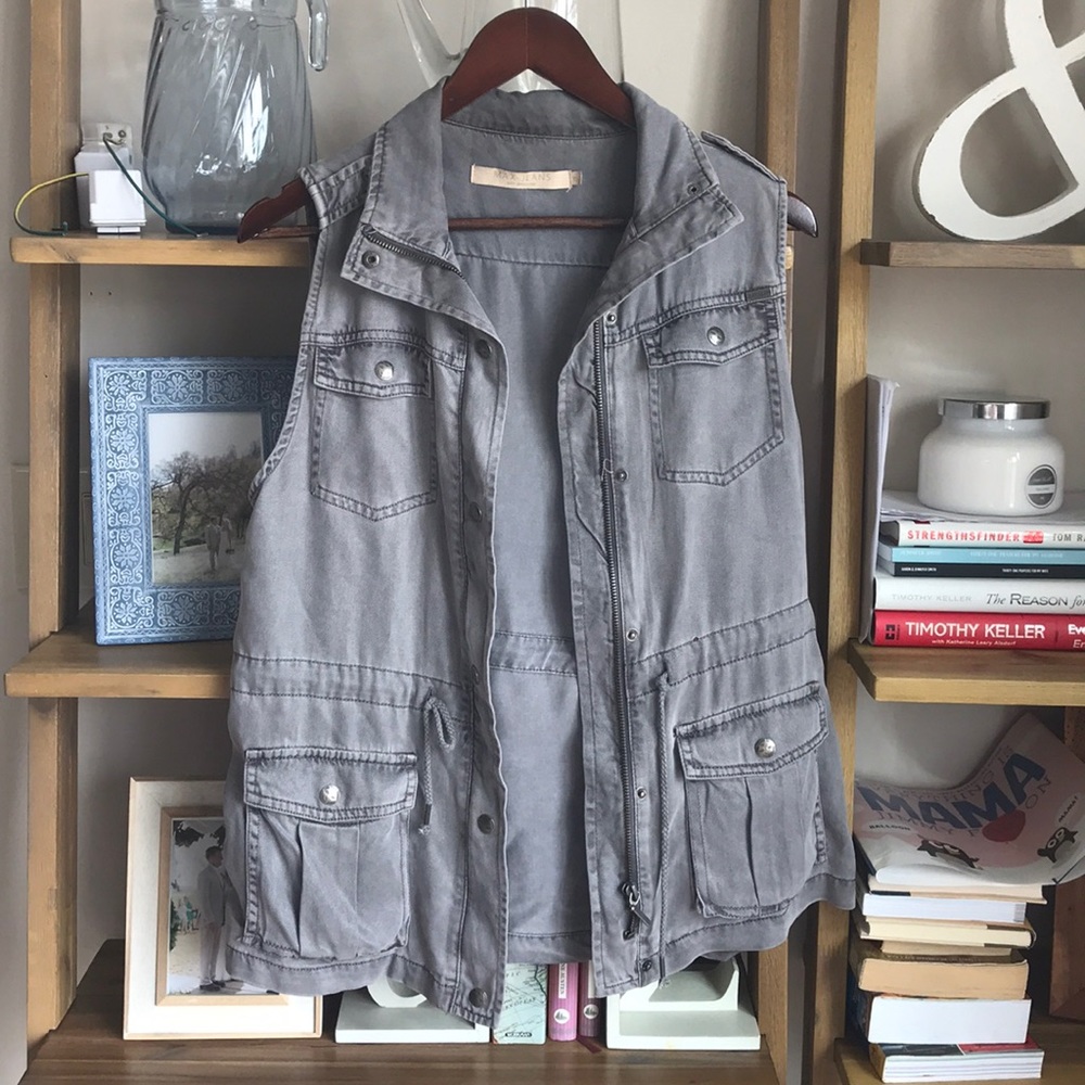Cargo vest in grey